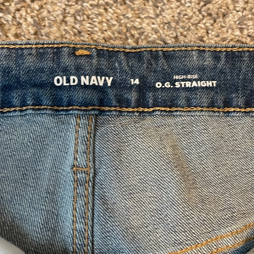 NWT high rise distressed denim shorts - Picture 4 of 7